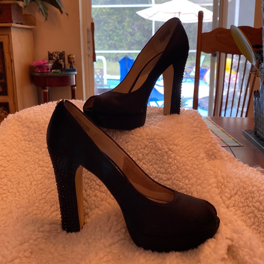 Like brand new Michael Kors 5 inch heel
